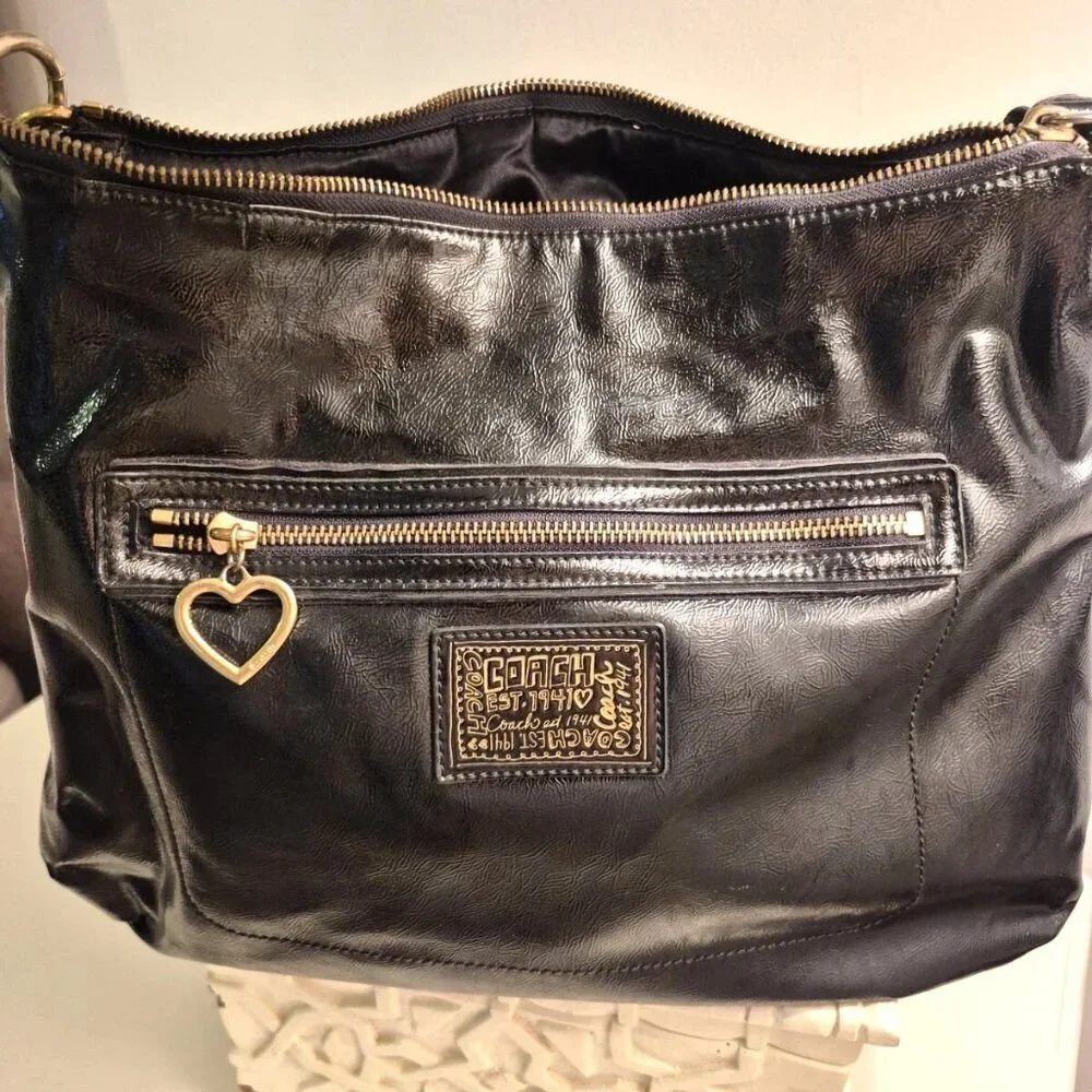 Coach Peyton Black Leather Hobo Bag F20108 Gold Hardware Zip Heart Charm